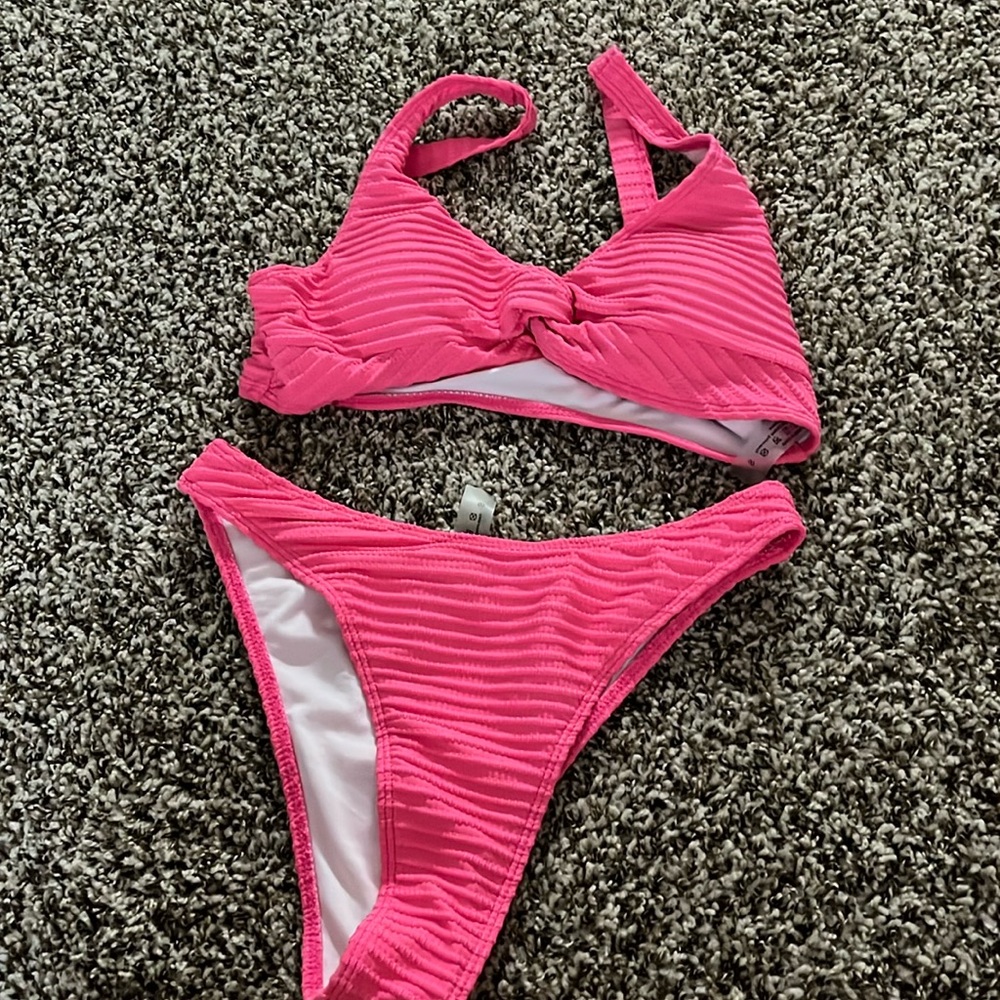 never worn! extremely cute